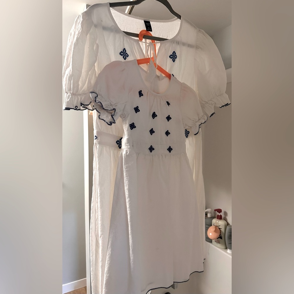 MOMMY + MINI MATCHING DRESSES - Picture 2 of 4
